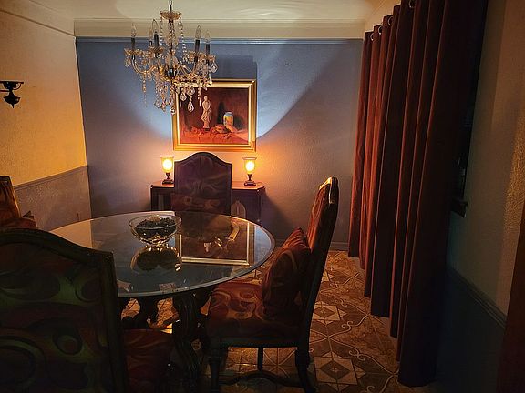 3rd image of 310 Avenue C SE