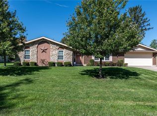 2143 Springmill Rd, Dayton, OH 45440