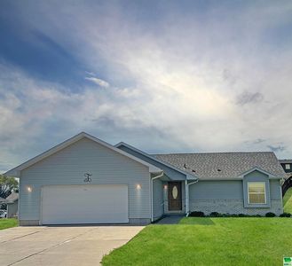 474 Valley Dr, Hinton, IA, 51024