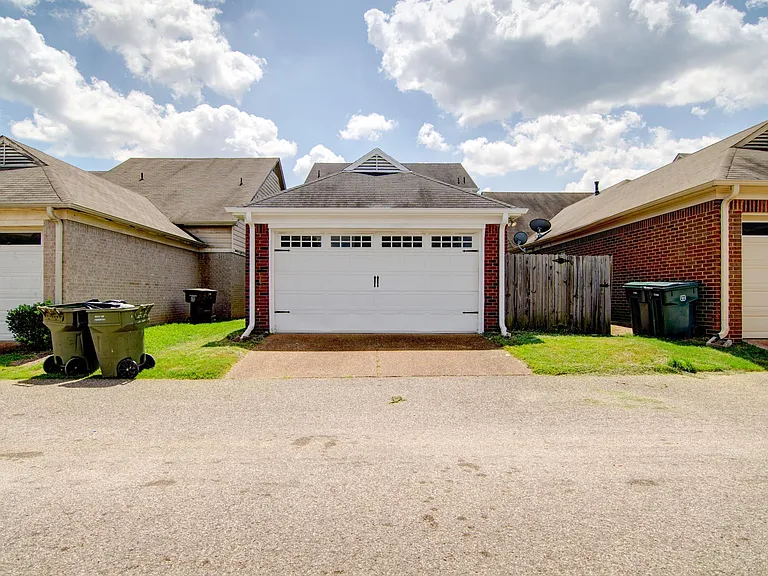 9138 Cinderhill Cv E — Photo 12