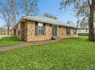 39006 Camp Dr, Prairieville, LA 70769