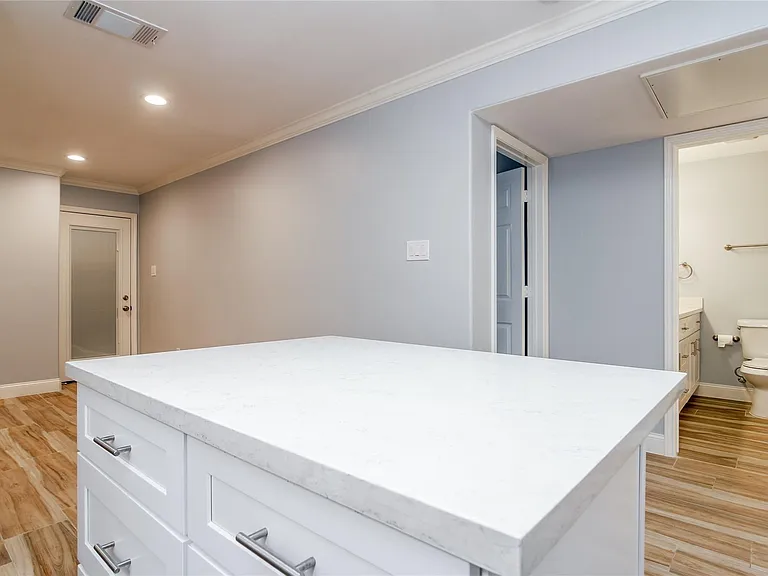 12633 Memorial Dr #243 — Photo 5