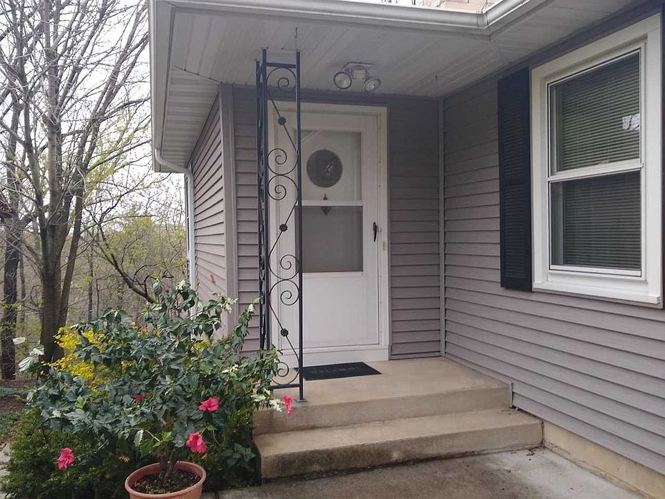 2nd image of 4324 Hillcrest Cir