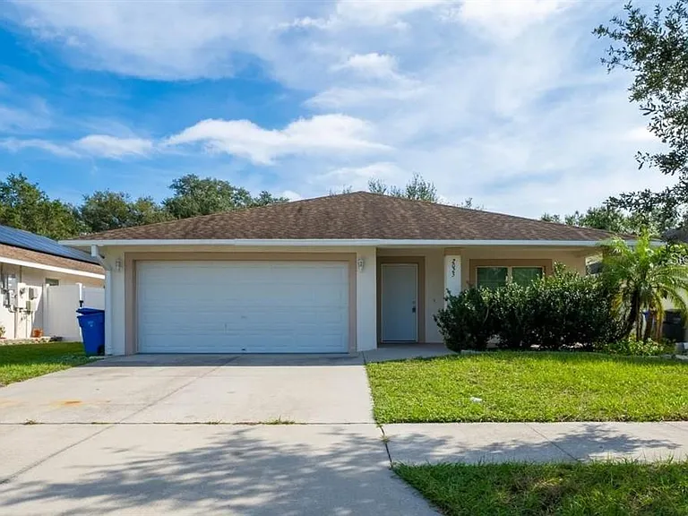 2025 Peaceful Palm St — Photo 1