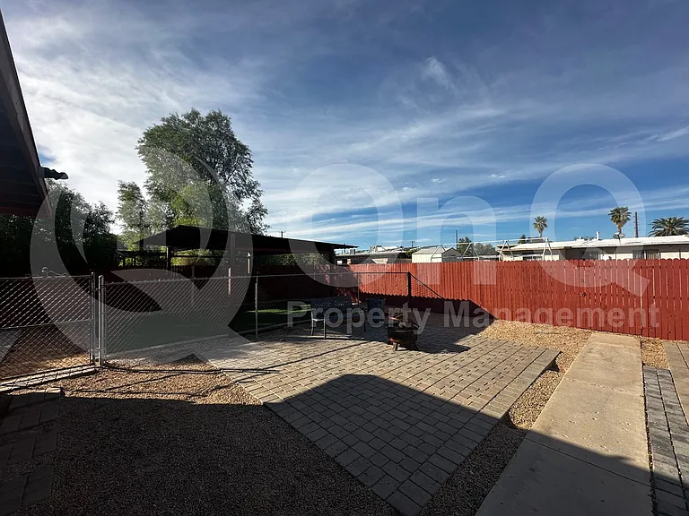 1132 W Knox Pl — Photo 22