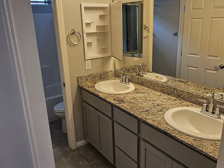 4515 Solitude Falls Ave — Photo 16