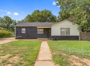 2219 N 5th St, Tahoka, TX 79373