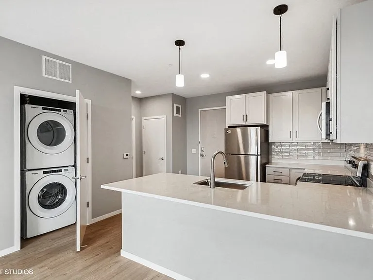 Lago Apartments — Photo 185