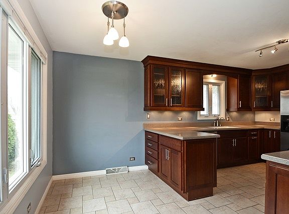 5th image of 8151 S Mason Ave