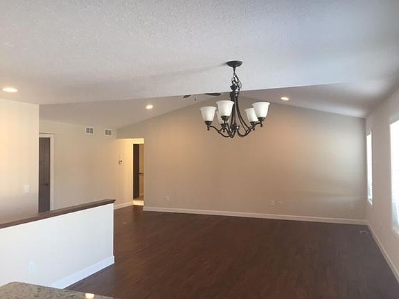 5th image of 1205 Superior Dr