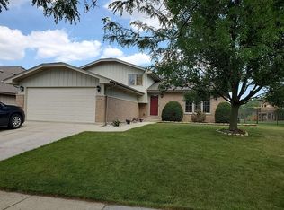 928 Harvard Ct, Romeoville, IL 60446