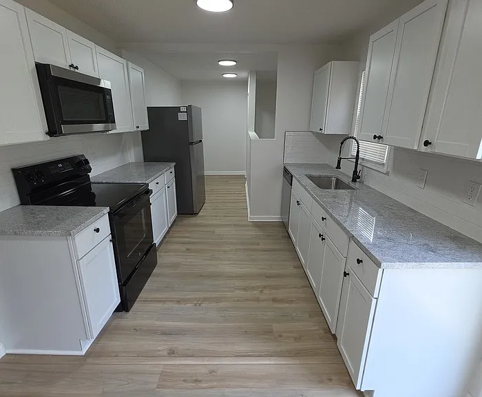 806 SE Browning Ave — Photo 6