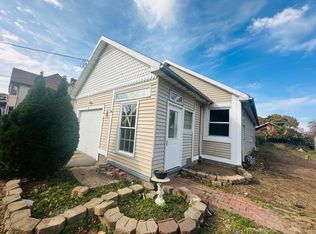 40 Evergreen St, Rochester, NY 14605