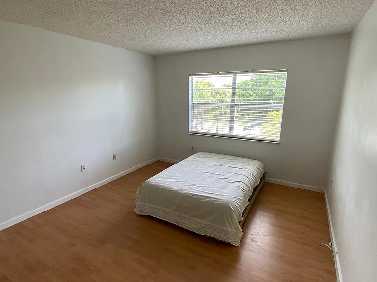 4304 NW 9th Ave #3-3B-3B3 — Photo 11