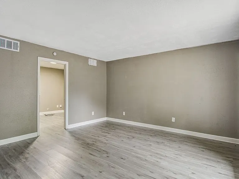 2307 S Fraser St — Photo 5