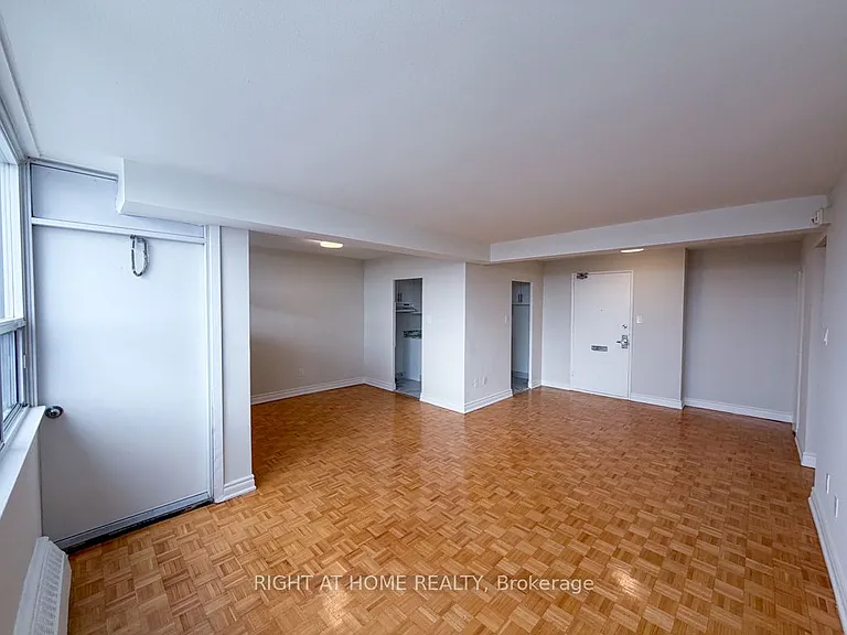 1440 Lawrence Ave W #116 — Photo 3