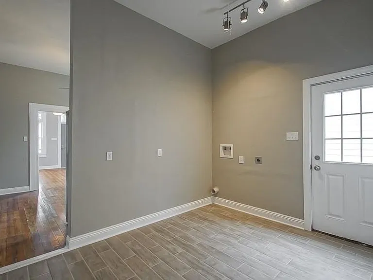 2754L Saint Ann St — Photo 15