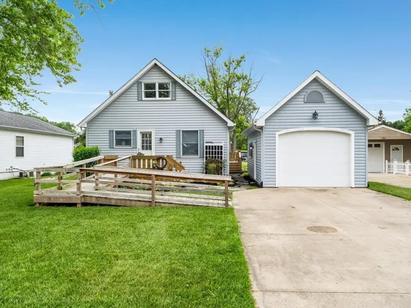9945 N Marine Key Dr, Syracuse, IN 46567
