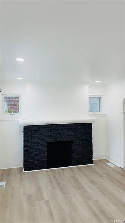 2 bed, 1.0 bath, 975 sqft, $1,195 — Photo 2