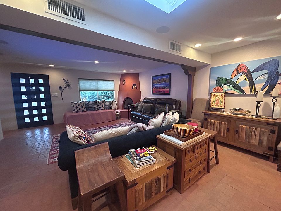 1st image of 2928 Calle Princesa Juana