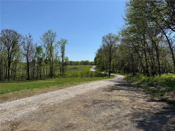 11519 Varner Rd, Odessa, MO 64076