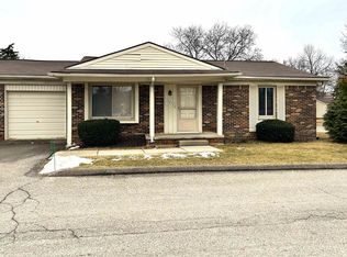 2964 Roundtree Dr, Troy, MI 48083
