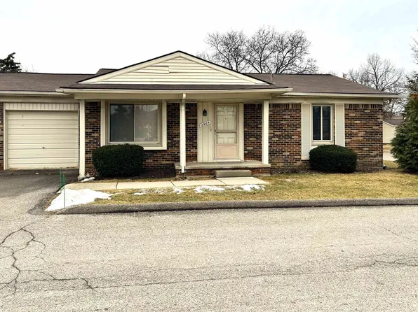 2964 Roundtree Dr, Troy, MI 48083