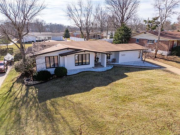 3rd image of 500 Claymont Dr