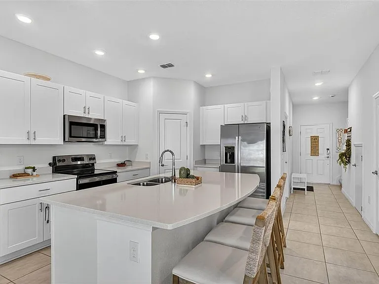 3607 Main Harbor Dr — Photo 4