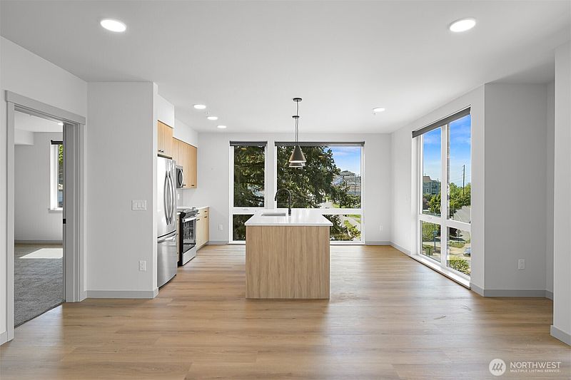 3rd image of 820 N State Street #412
