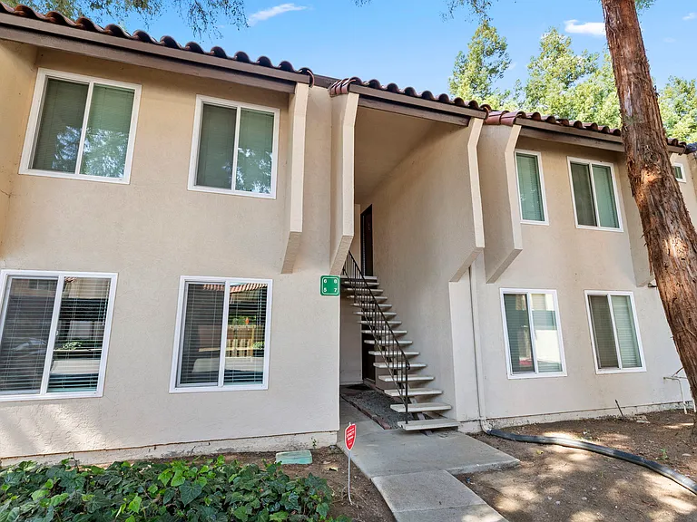 975 Murrieta Blvd #5 — Photo 2