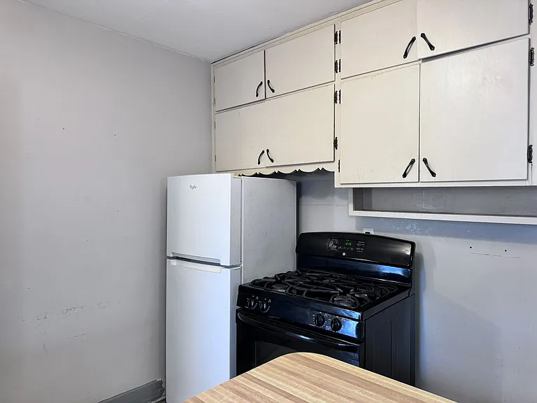 323 N 4th St — Photo 7