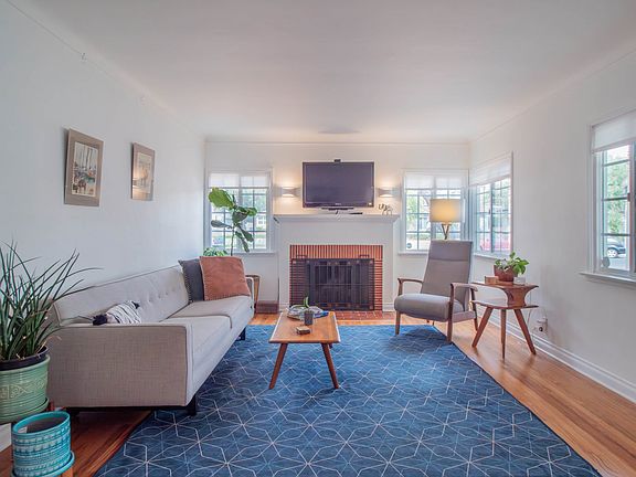 3rd image of 266 W Wedgewood Ave