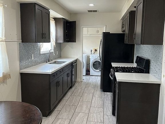2nd image of 8502 Noble Ave