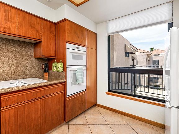 4th image of 69-1035 Keana Pl APT 322