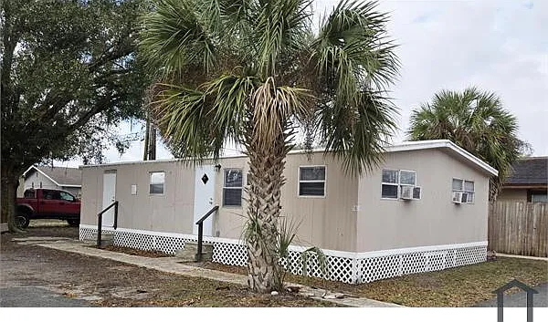 2 bed, 480 sqft, $950 — Photo 2