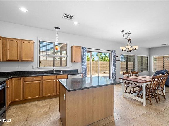 5th image of 1159 S AMANDES Avenue