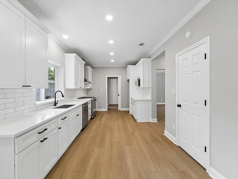 20435 Perryoak Dr — Photo 7