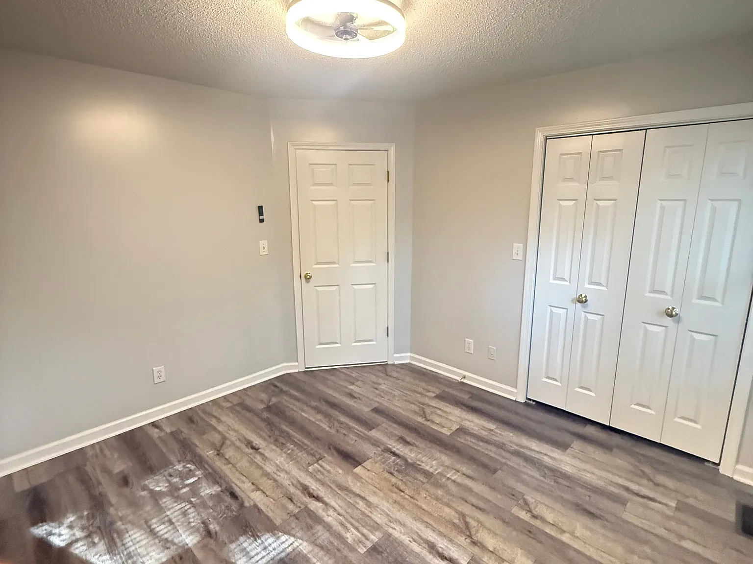 2 bed, 1.0 bath, 990 sqft, $1,350 — Photo 4