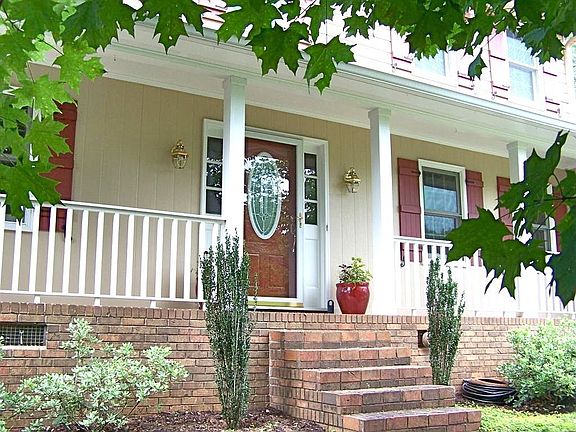 2nd image of 2717 Country Ln
