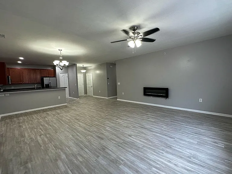 912 Southmoor Dr #203 — Photo 14