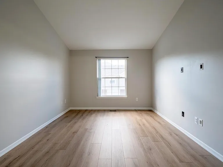 15357 Yale Dr — Photo 4