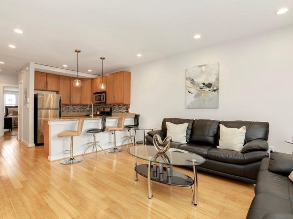 310 Todd Pl NE APT 2