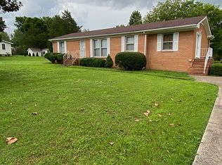 225 Excell Rd, Clarksville, TN 37043