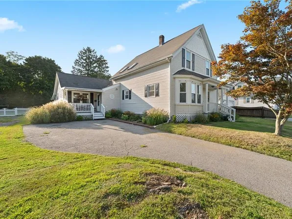 15 Buell Ave, North Smithfield, RI 02896