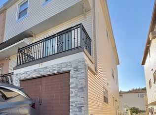 28 Hammock Ln FLOOR 1, Staten Island, NY 10312