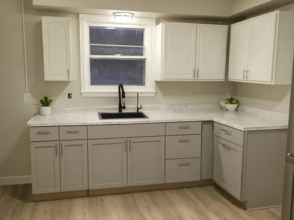 80 Oakhill St, Pontiac, MI 48342