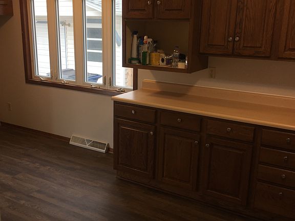 3rd image of 1665 Cherry Hills Dr