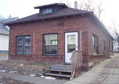 1st image of 1025-1027 E 8th St
