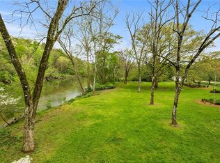 4492 Columns Dr SE, Marietta, GA